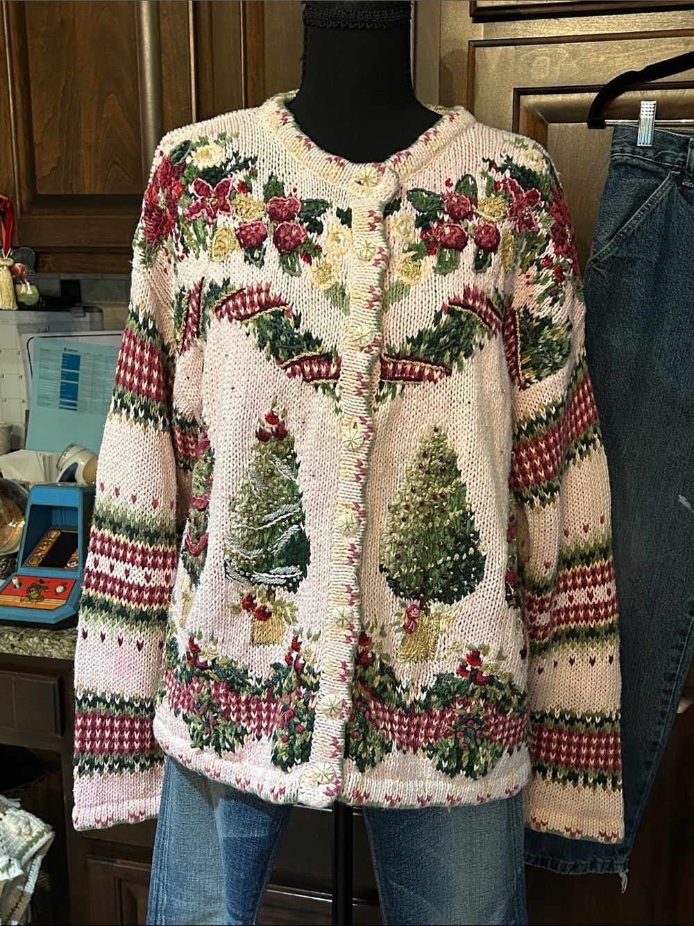 Tiara Sz M Pink Holiday Hand Knit Cardigan Sweater